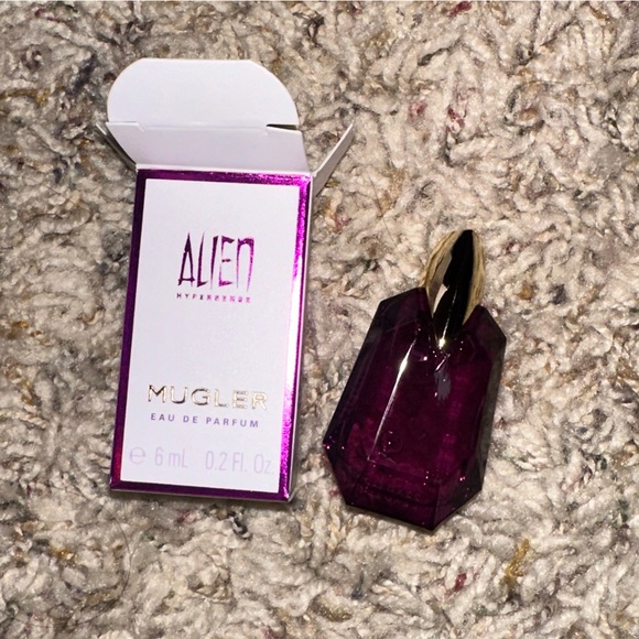 NWT Mugler hyper beauty mini - Picture 1 of 2